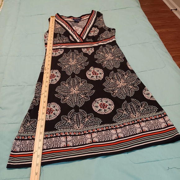 Max Edition Black & Cream Deep V-Neck Summer Dress - Picture 11 of 13